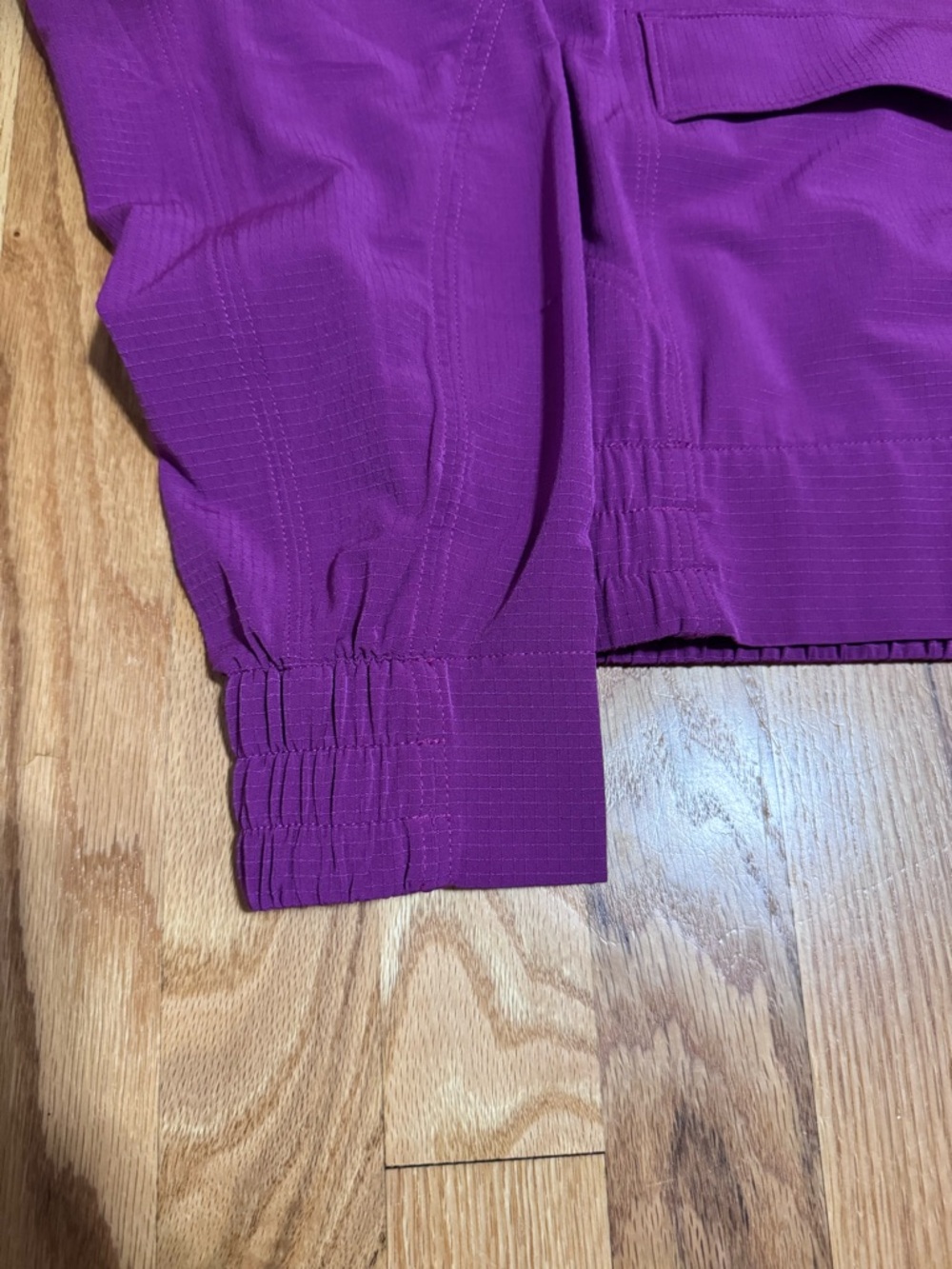 Athleta Boundless Popover pullover top in Berry, size small - Picture 4 of 7